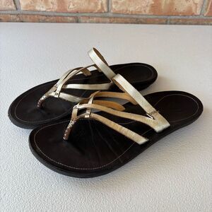 Olukai U’i Ko’o Silver Leather Sandals Women’s Sz 9